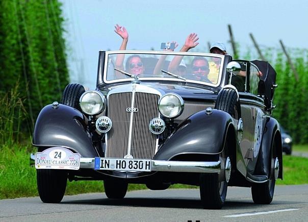 Diesen Horch 830 BL Sedan Cabriolet (Bj. 1939) werden Bayerns Minsiterpräsident Horst Seehofer am 19. Juni und Audi-Chef Rupert Stadler am 20. Juni bei der Donau Classic 2009 fahren. Foto: Auto-Reporter/Audi 